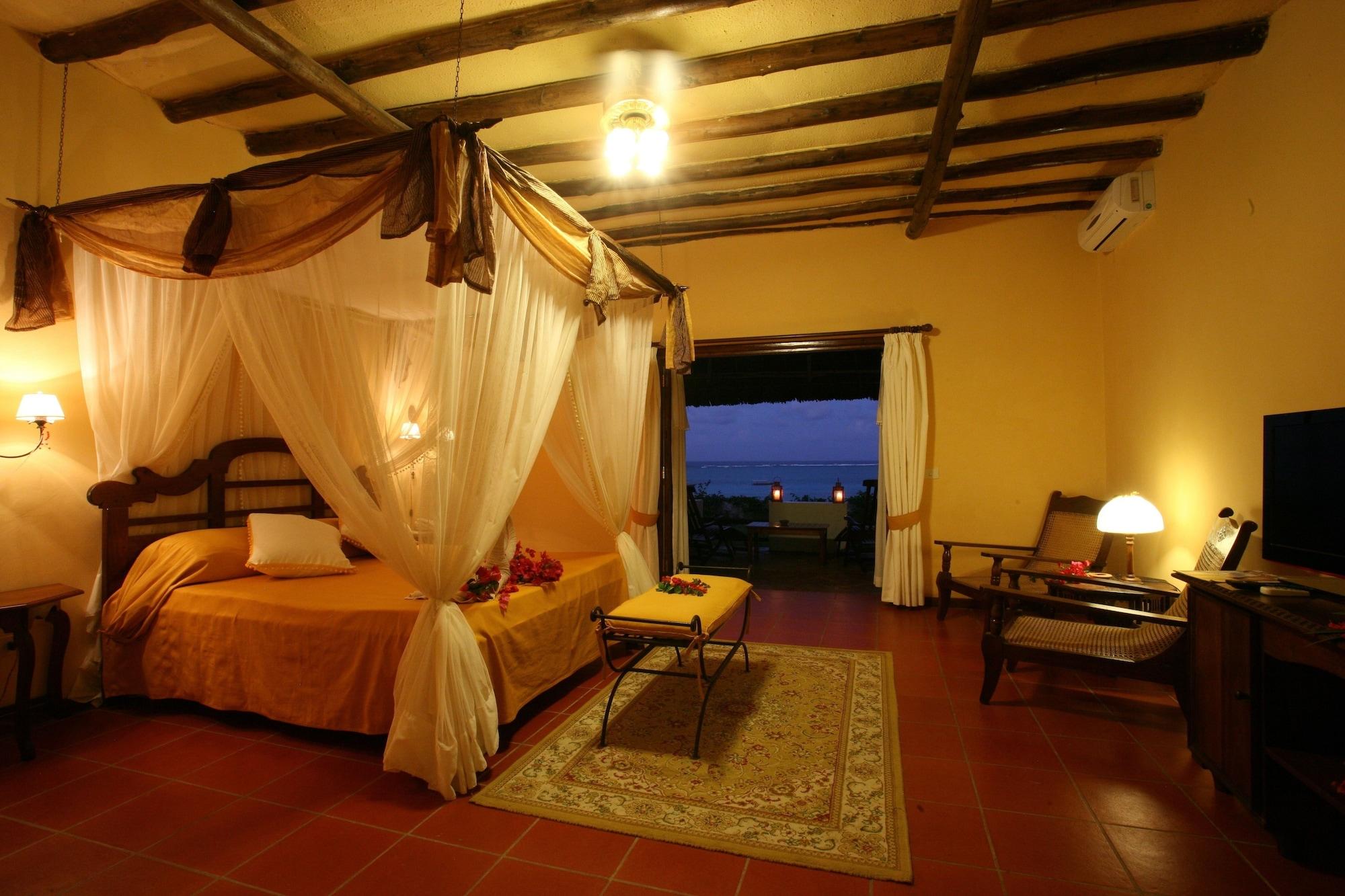 Hotel Karafuu Beach Resort Pingwe Exterior foto